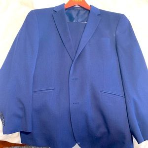 Kenneth Cole mens suit. 42R jacket. 35W x 32L pants.